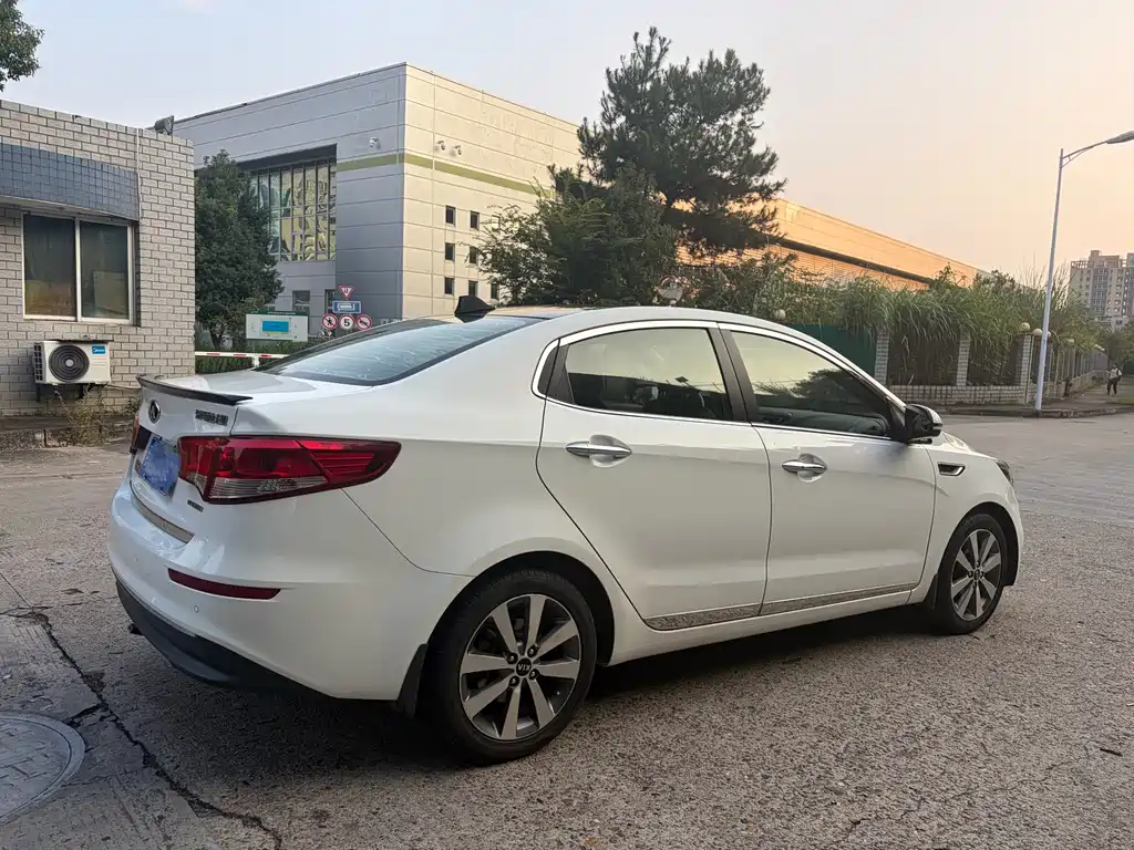 Kia K2 — миниатюра 6