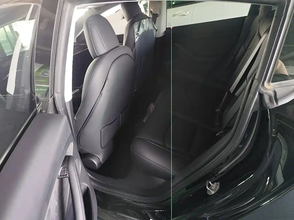 Tesla Model 3 — миниатюра 17