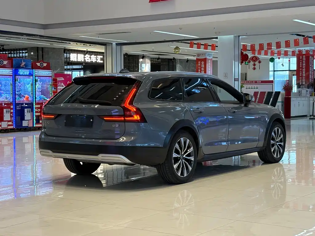 Volvo V90 — миниатюра 5