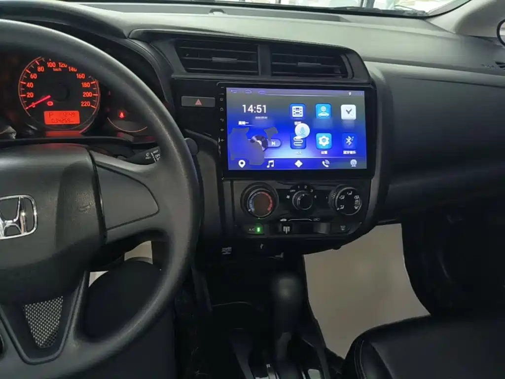 Honda Fit — миниатюра 10
