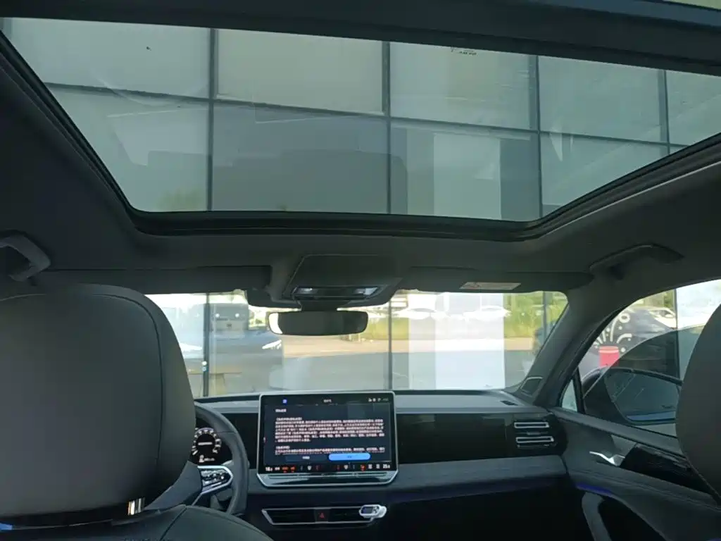 Volkswagen Tiguan L — миниатюра 18