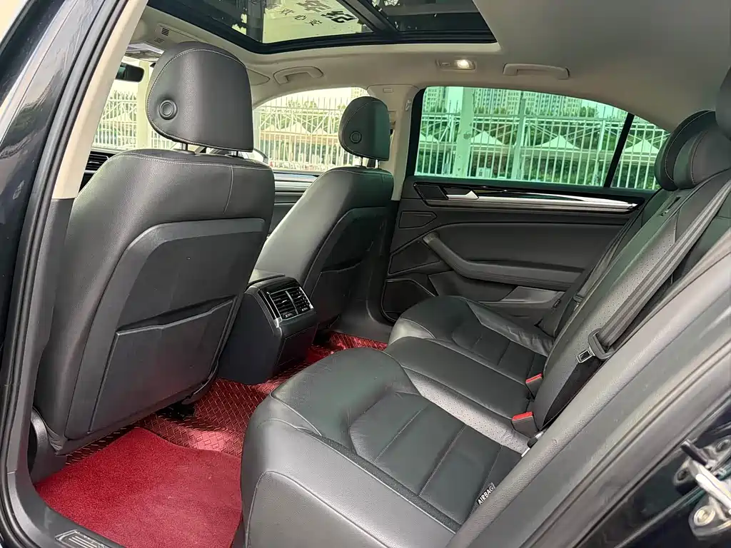 Volkswagen Phideon — миниатюра 6