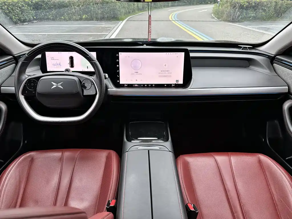 XPeng P7 — миниатюра 13