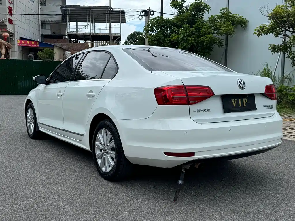 Volkswagen Sagitar 2015 230TSI MT Comfort