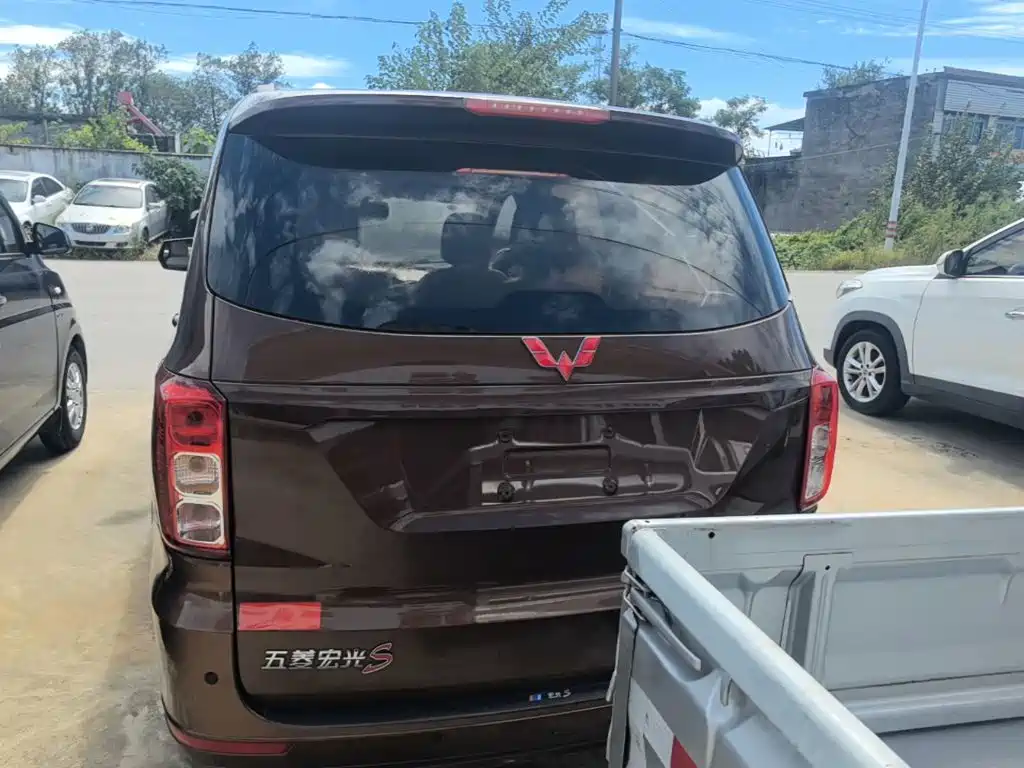 Wuling Hongguang — миниатюра 6