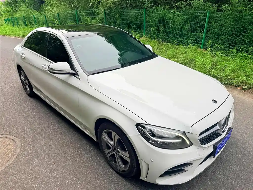 Mercedes-Benz C-Class — миниатюра 11