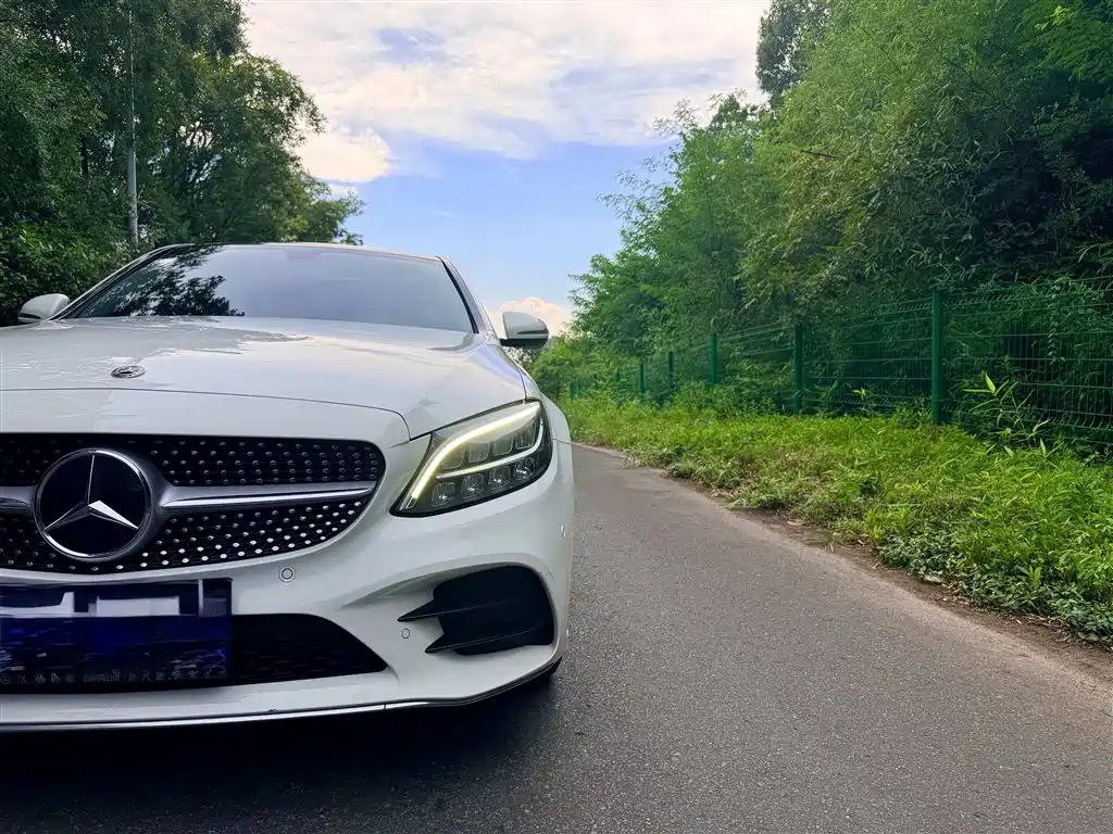 Mercedes-Benz C-Class — миниатюра 12