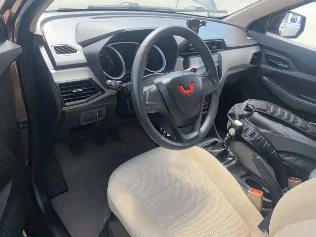 Wuling Hongguang — миниатюра 10