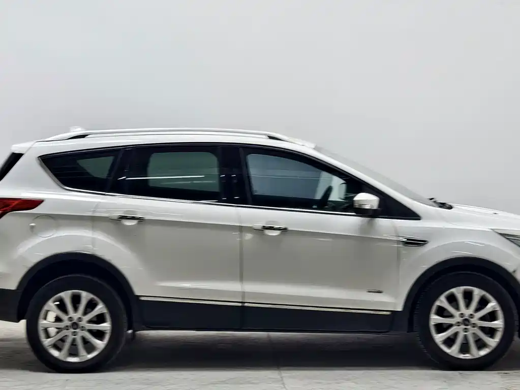 Ford Kuga — миниатюра 8