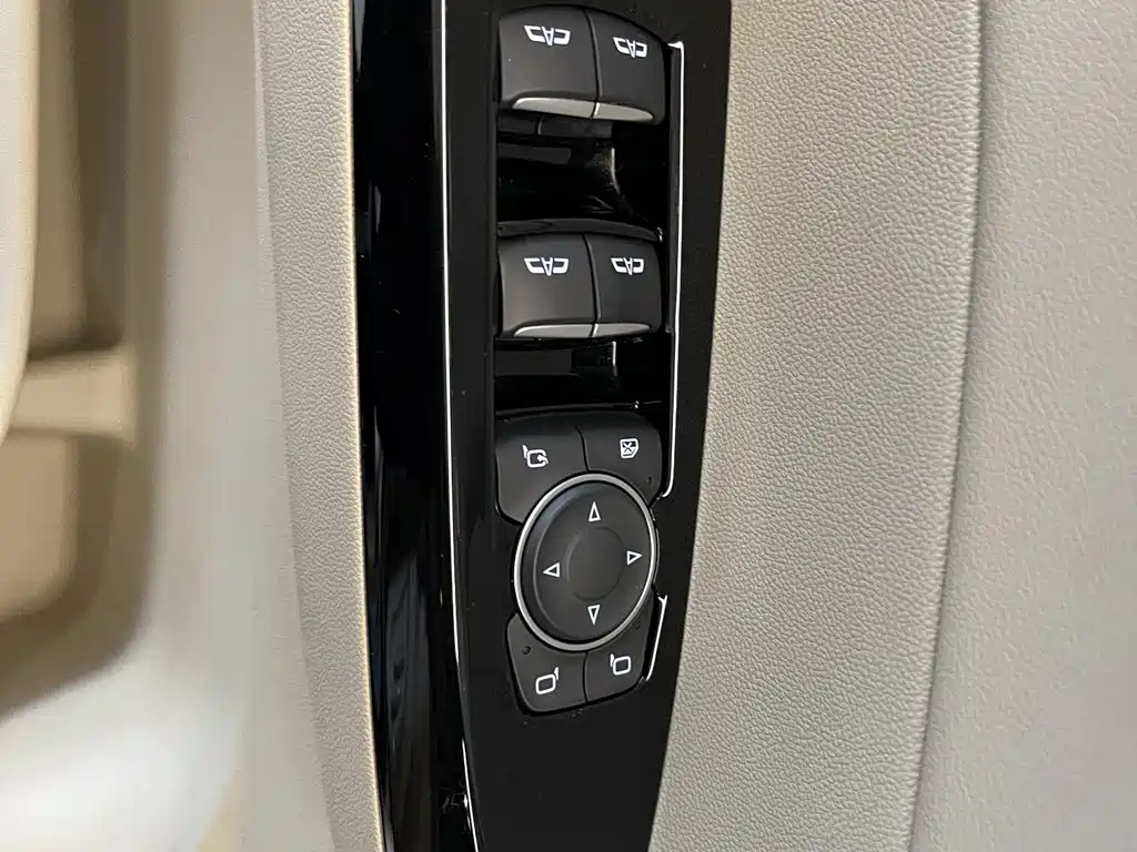 Buick GL8 Hybrid — миниатюра 26