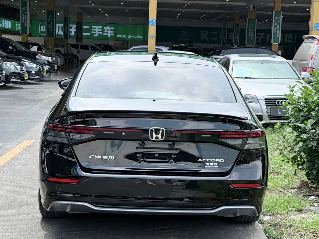 Honda Accord — миниатюра 12