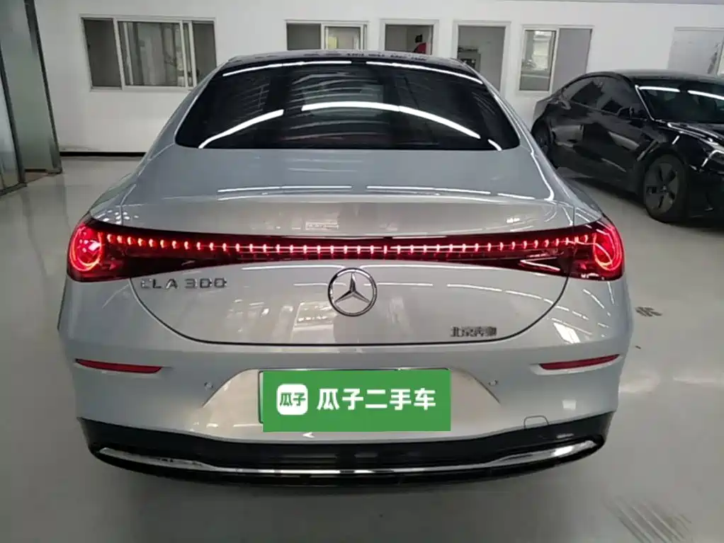 Mercedes-Benz CLA 2025 300L