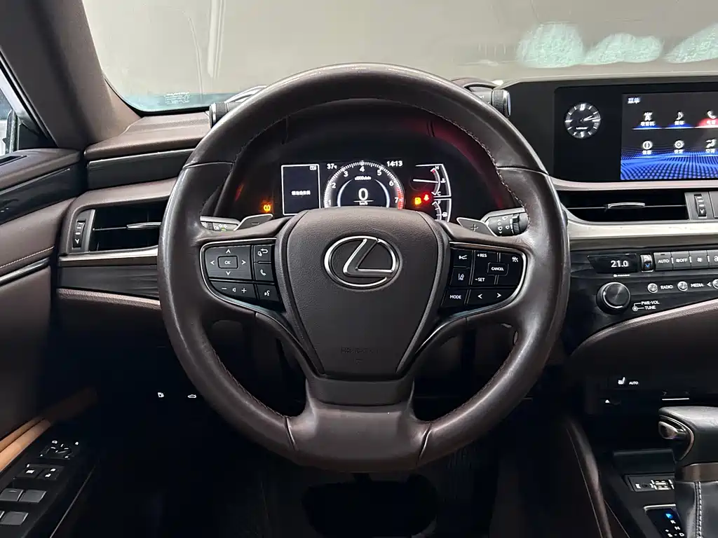 Lexus ES — миниатюра 22