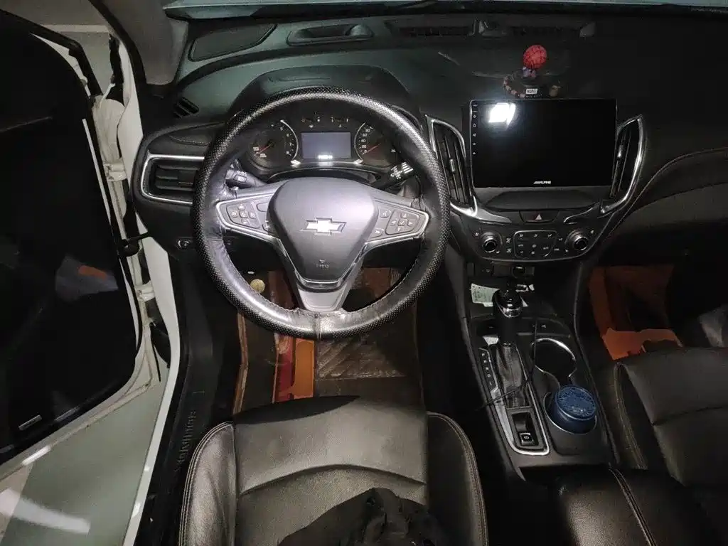 Chevrolet Equinox — миниатюра 11