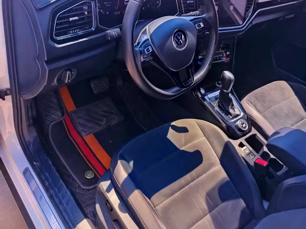 Volkswagen T-Roc — миниатюра 10