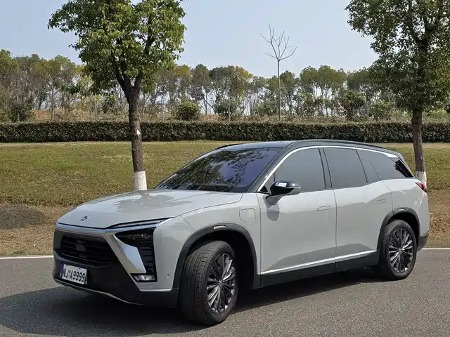 NIO NIO ES8 2020