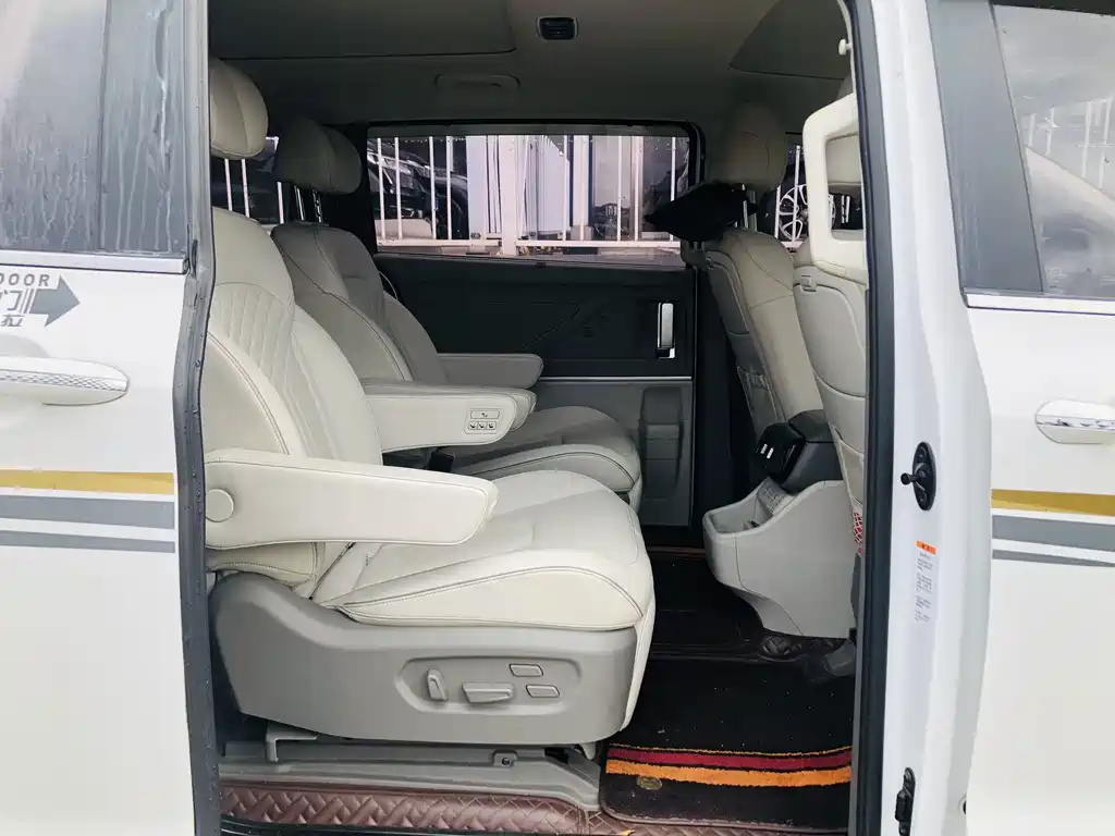 Hyundai Custo — миниатюра 7
