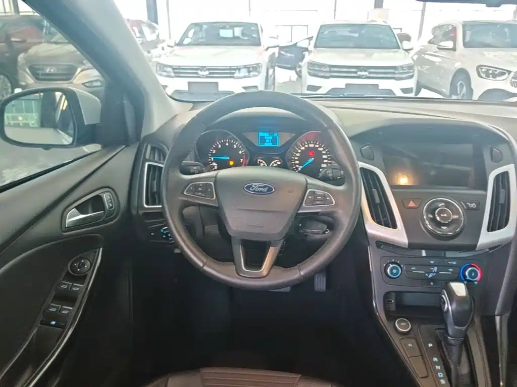 Ford Focus — миниатюра 11