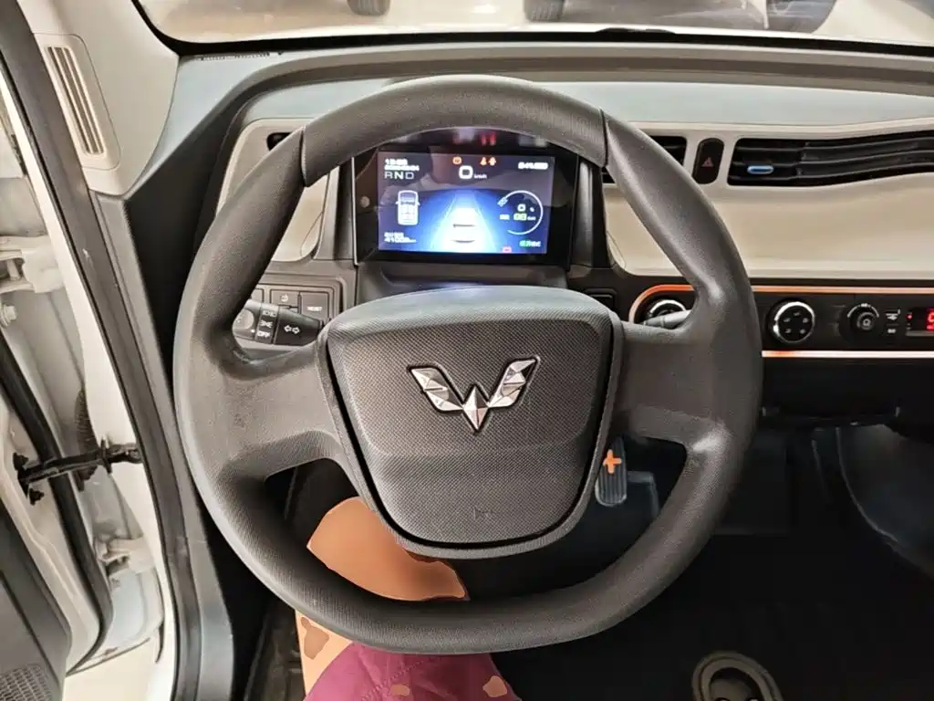 Wuling MINIEV — миниатюра 11