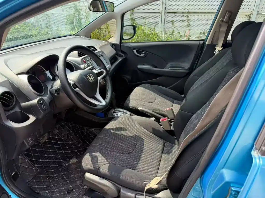 Honda Fit — миниатюра 7