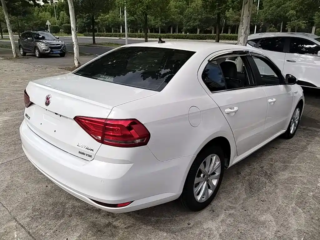 Volkswagen Lavida — миниатюра 7