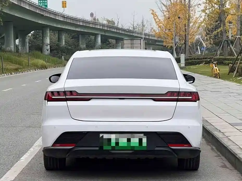 BYD Han — миниатюра 4