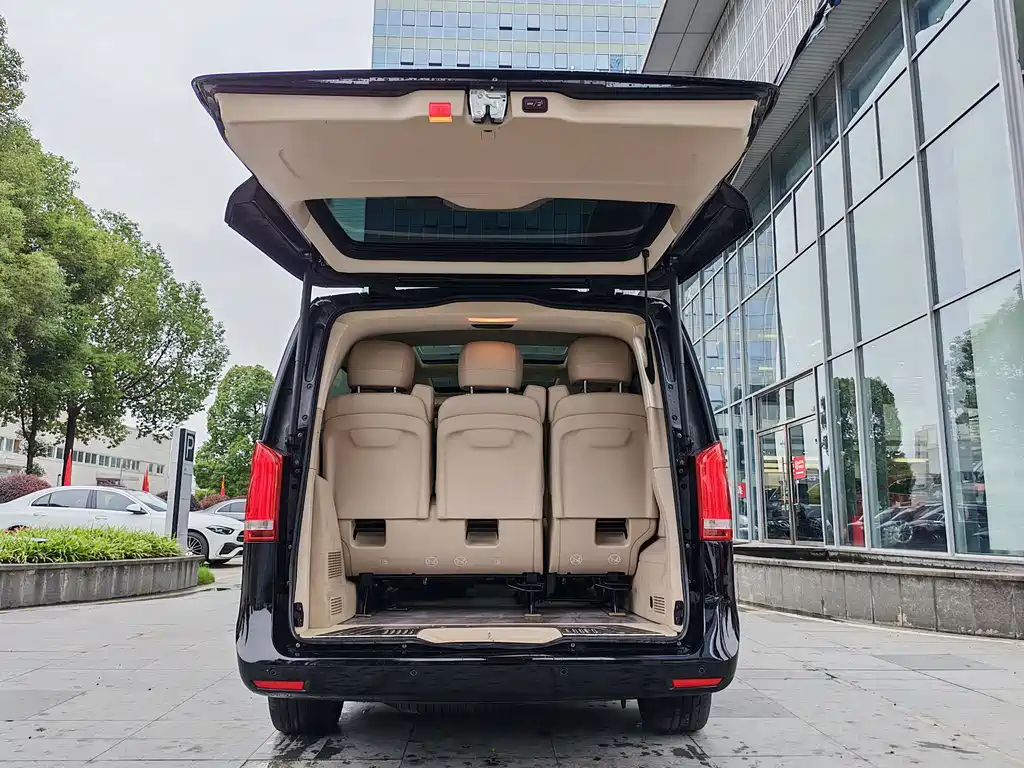 Mercedes-Benz V-Class — миниатюра 30