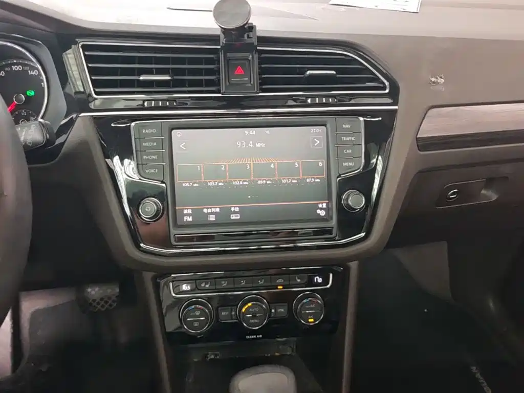 Volkswagen Tiguan L — миниатюра 18