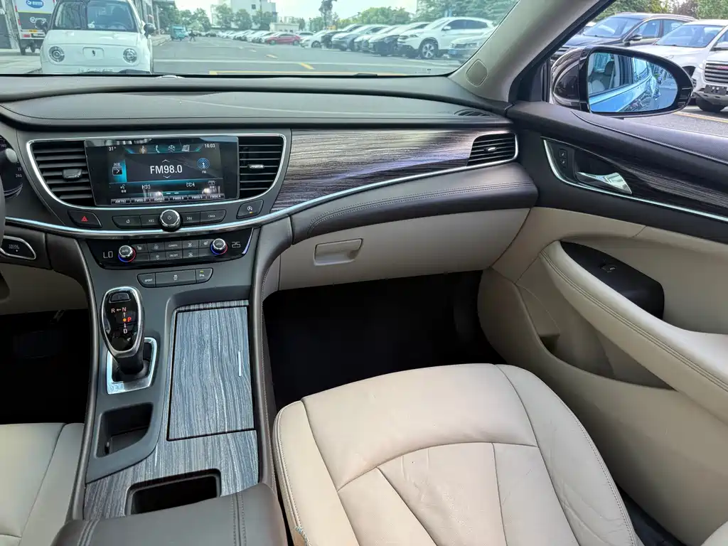 Buick LaCrosse — миниатюра 9