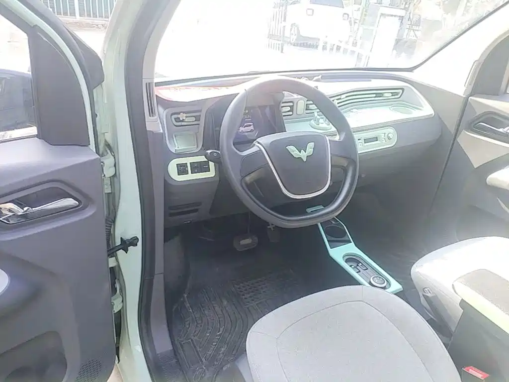 Wuling MINIEV — миниатюра 11