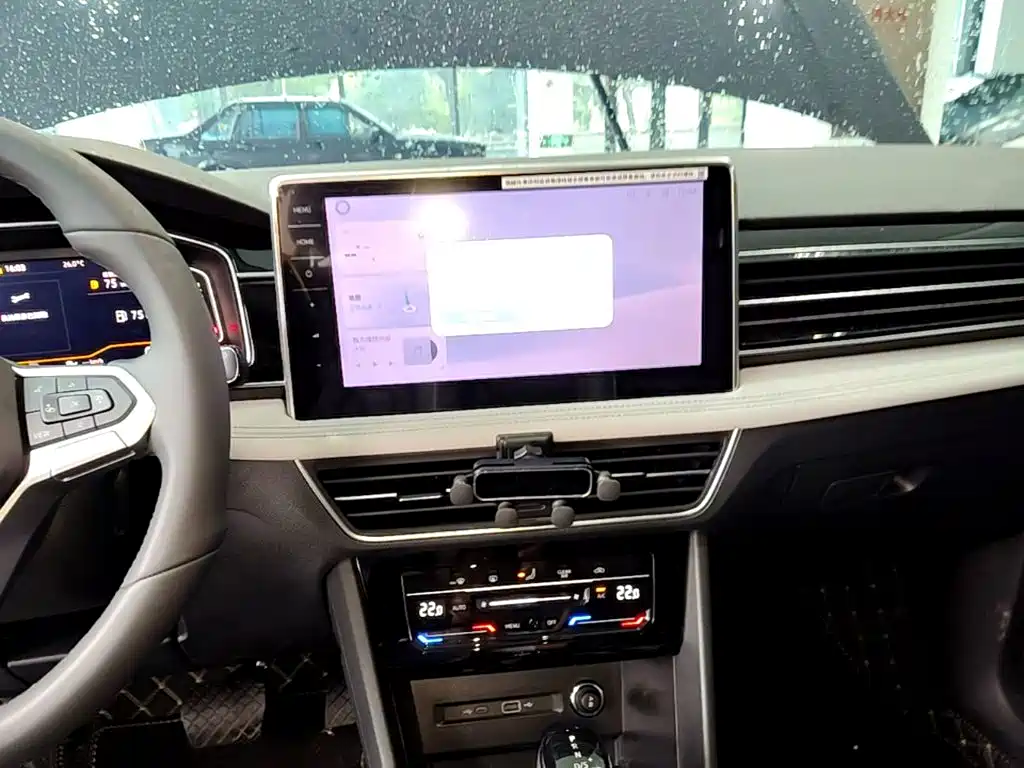 Volkswagen Tiguan L — миниатюра 13