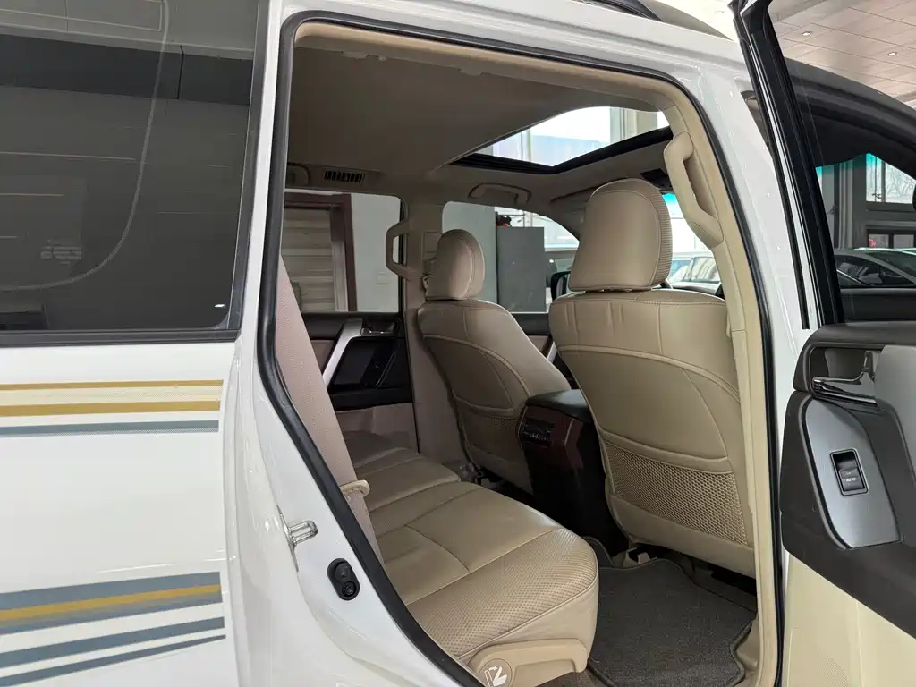 Toyota Land Cruiser Prado 2010 4.0L AT TX