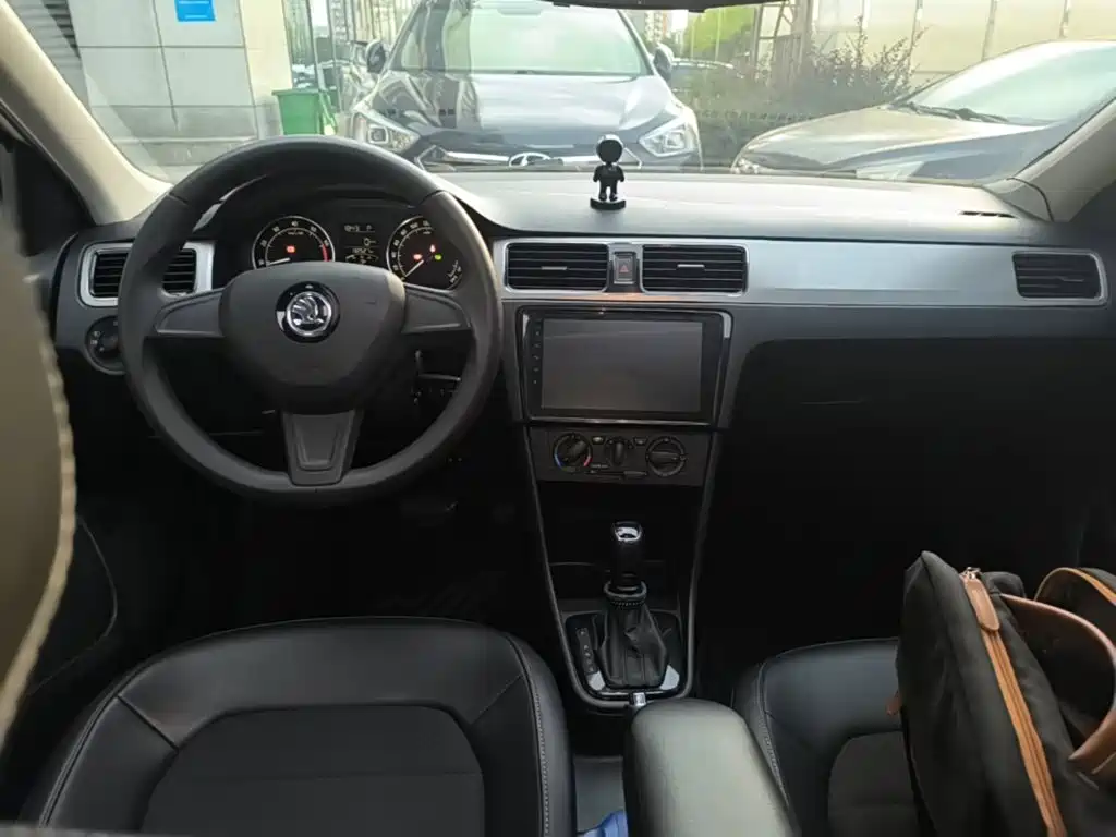 Skoda Rapid Spaceback — миниатюра 10