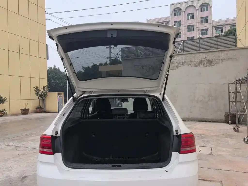 Volkswagen Santana — миниатюра 17