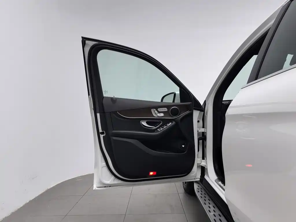 Mercedes-Benz GLC — миниатюра 8