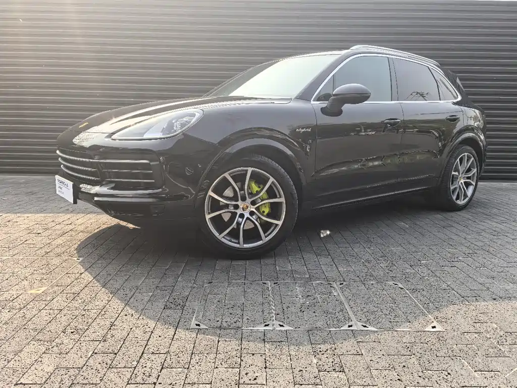 Porsche Cayenne Hybrid 2022