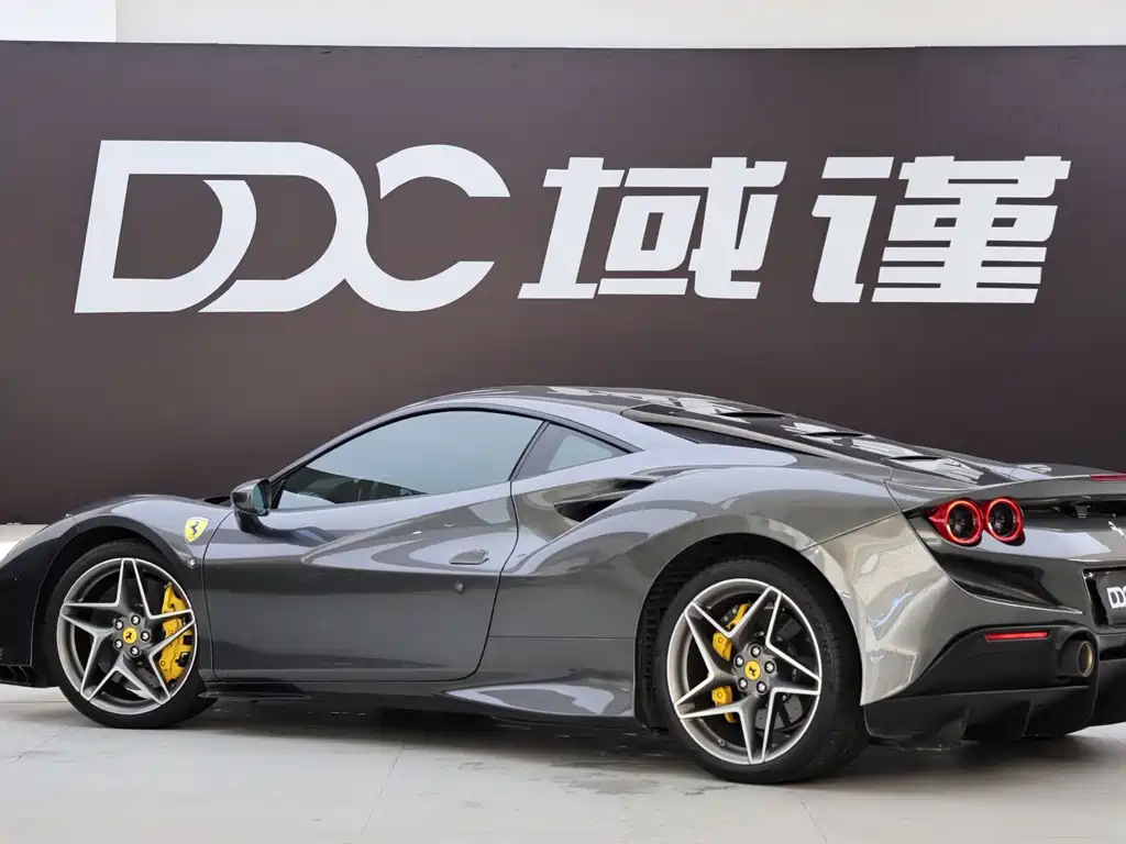 Ferrari F8 — миниатюра 5