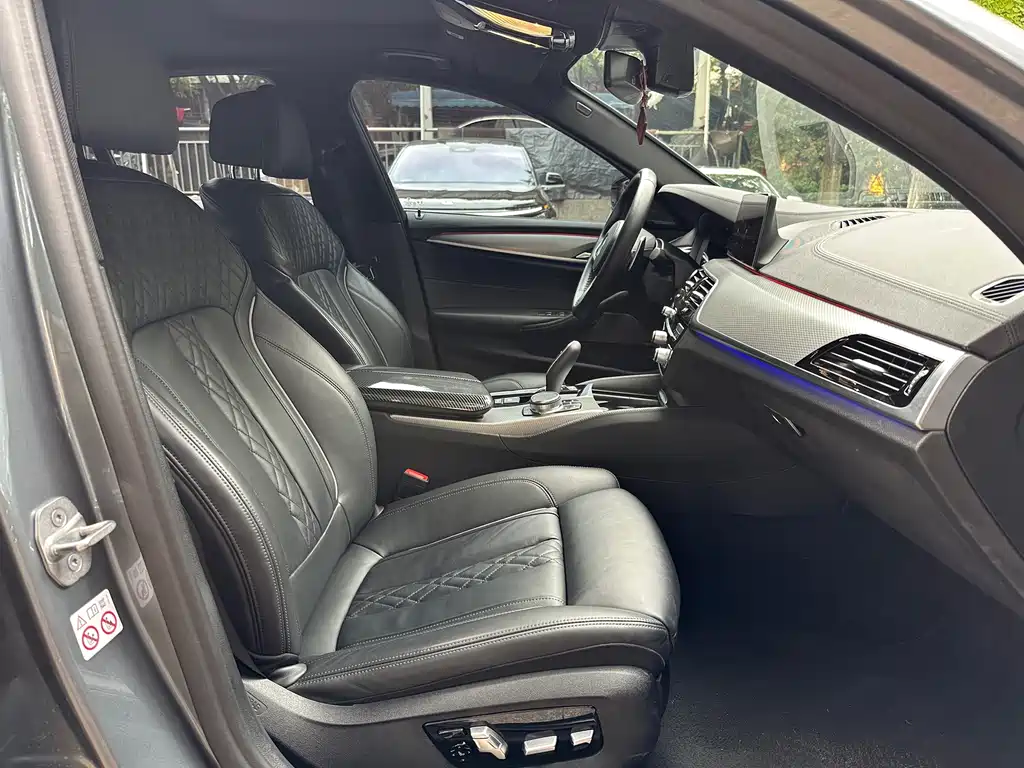 BMW 5 Series (Import) — миниатюра 12