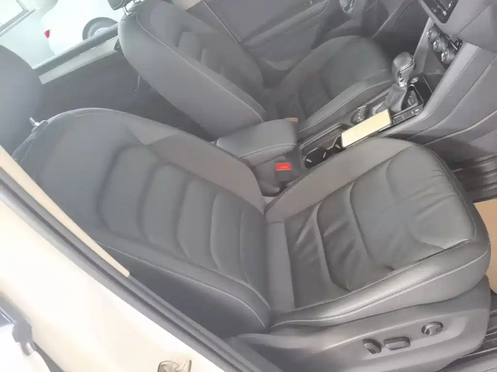 Volkswagen Tiguan L — миниатюра 25