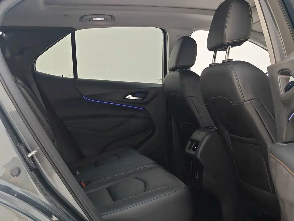 Chevrolet Equinox — миниатюра 16
