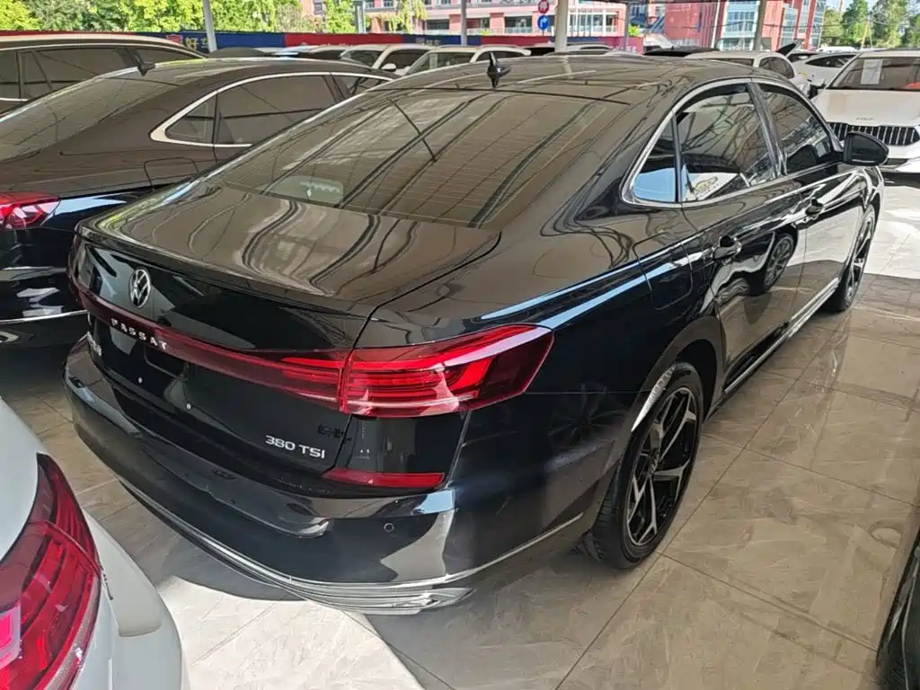Volkswagen Passat — миниатюра 7