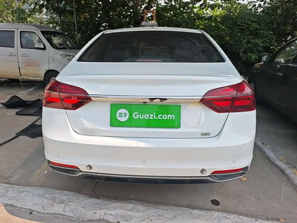 Geely Emgrand — миниатюра 6