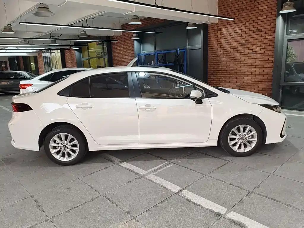 Toyota Corolla — миниатюра 5