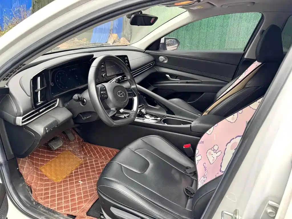 Hyundai Elantra — миниатюра 6