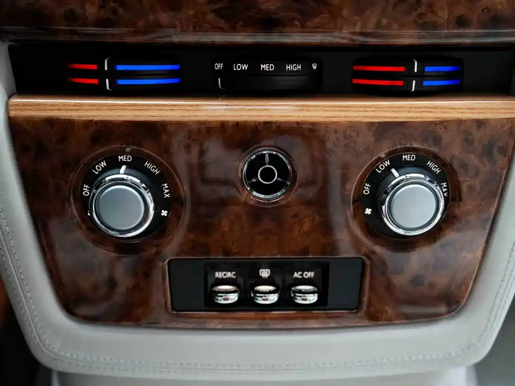 Rolls-Royce Phantom 6.7L Extended Edition EWB, фото 19