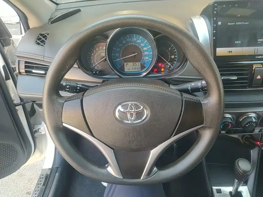 Toyota Yaris L — миниатюра 11