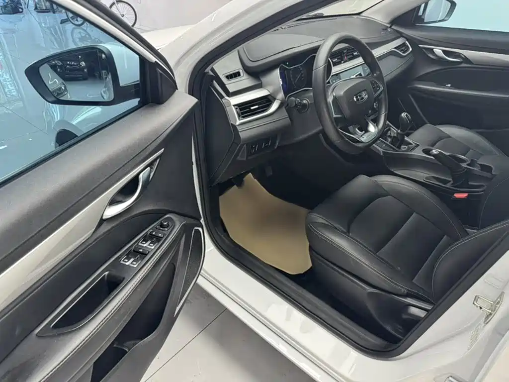 Geely Emgrand — миниатюра 10