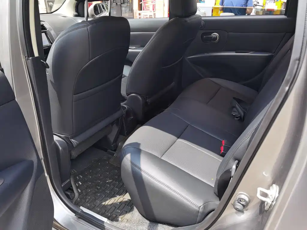 Nissan Livina — миниатюра 9