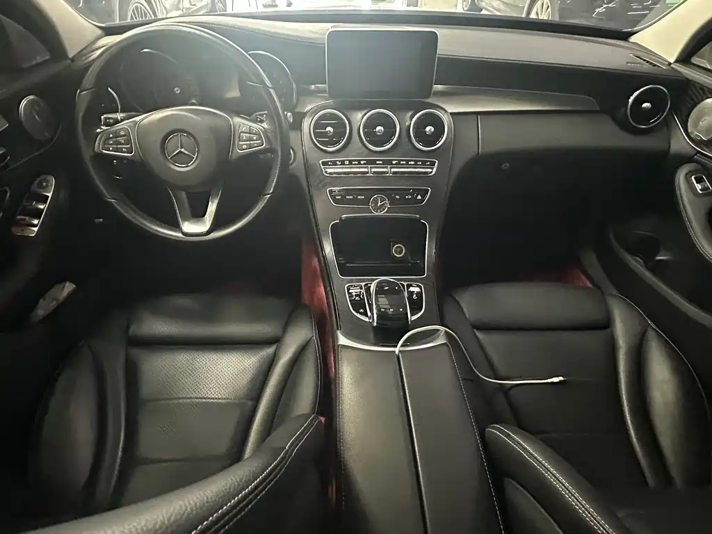 Mercedes-Benz C-Class — миниатюра 8