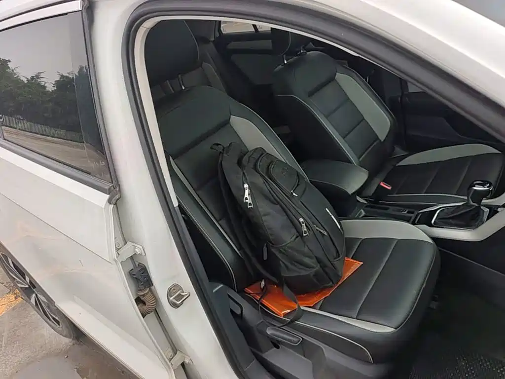 Volkswagen T-Roc — миниатюра 25